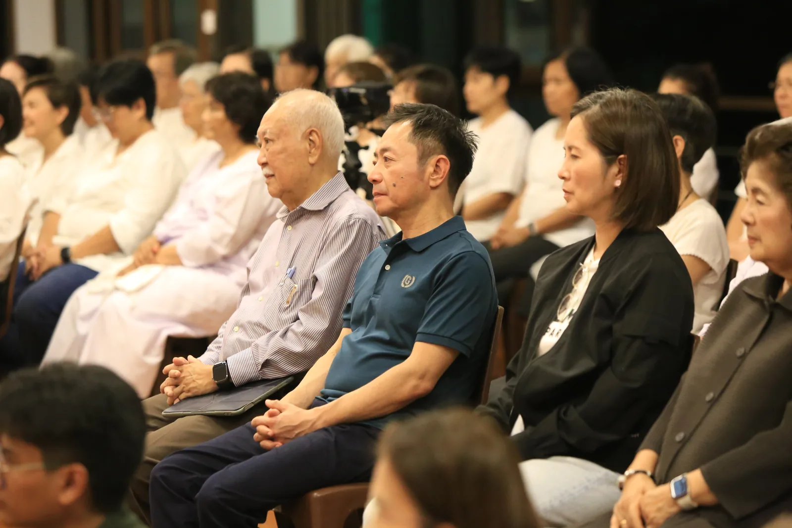ประมวลภาพบรรยากาศ พิธีสรงน้ำท่านพระอาจารย์ในงานมุทิตาสักการะอายุวัฒนมงคล ๕๖ ปี