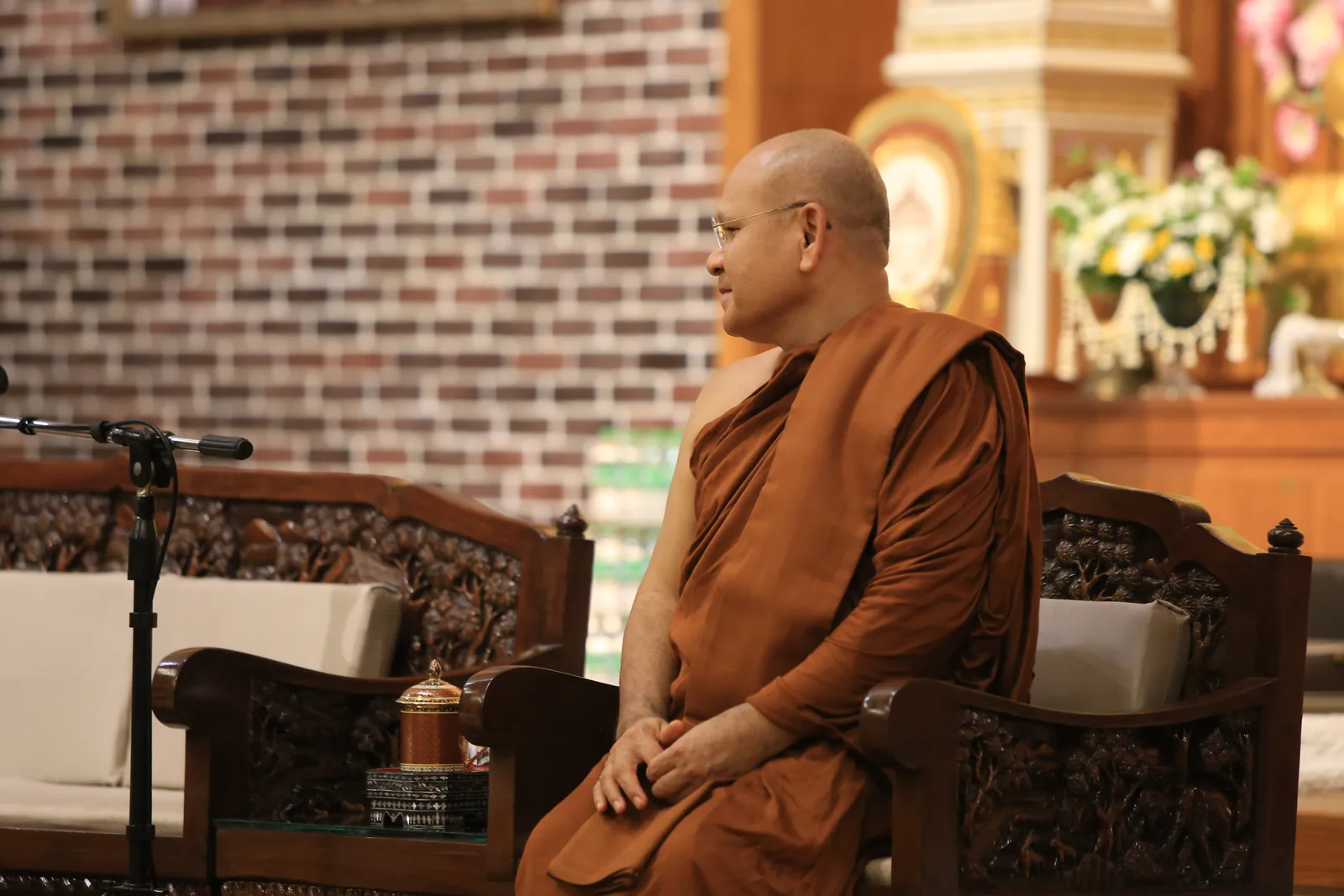 ประมวลภาพบรรยากาศ พิธีสรงน้ำท่านพระอาจารย์ในงานมุทิตาสักการะอายุวัฒนมงคล ๕๖ ปี