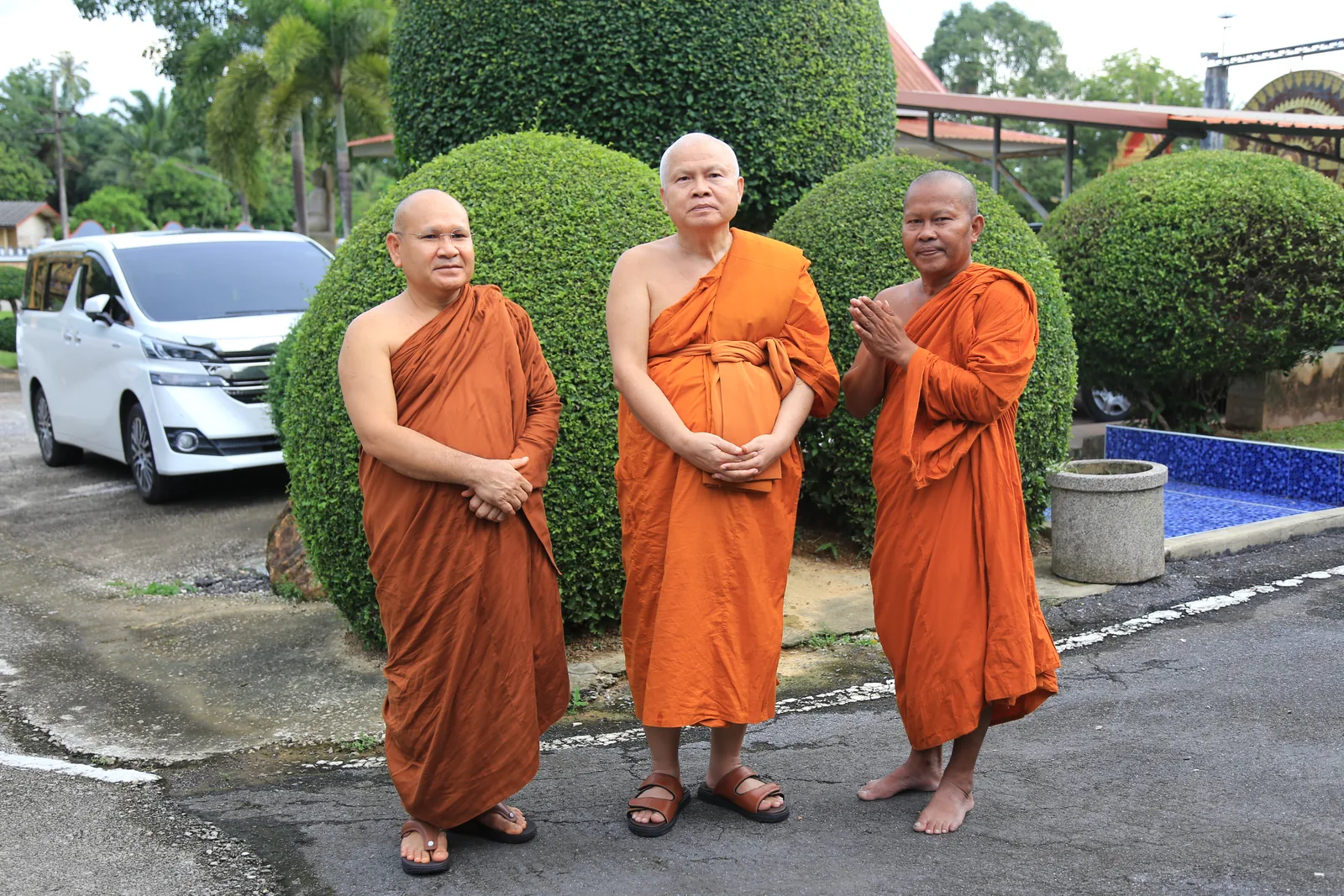 ประมวลภาพบรรยากาศ พิธีสรงน้ำท่านพระอาจารย์ในงานมุทิตาสักการะอายุวัฒนมงคล ๕๖ ปี