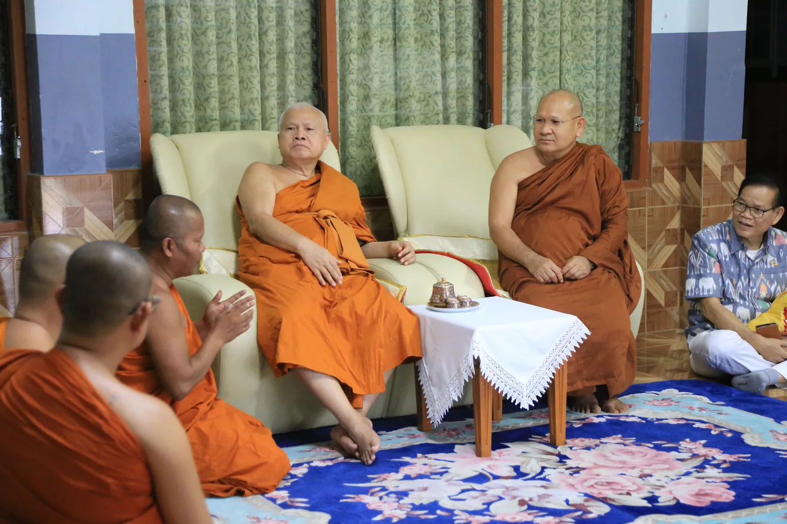 ประมวลภาพบรรยากาศ พิธีสรงน้ำท่านพระอาจารย์ในงานมุทิตาสักการะอายุวัฒนมงคล ๕๖ ปี