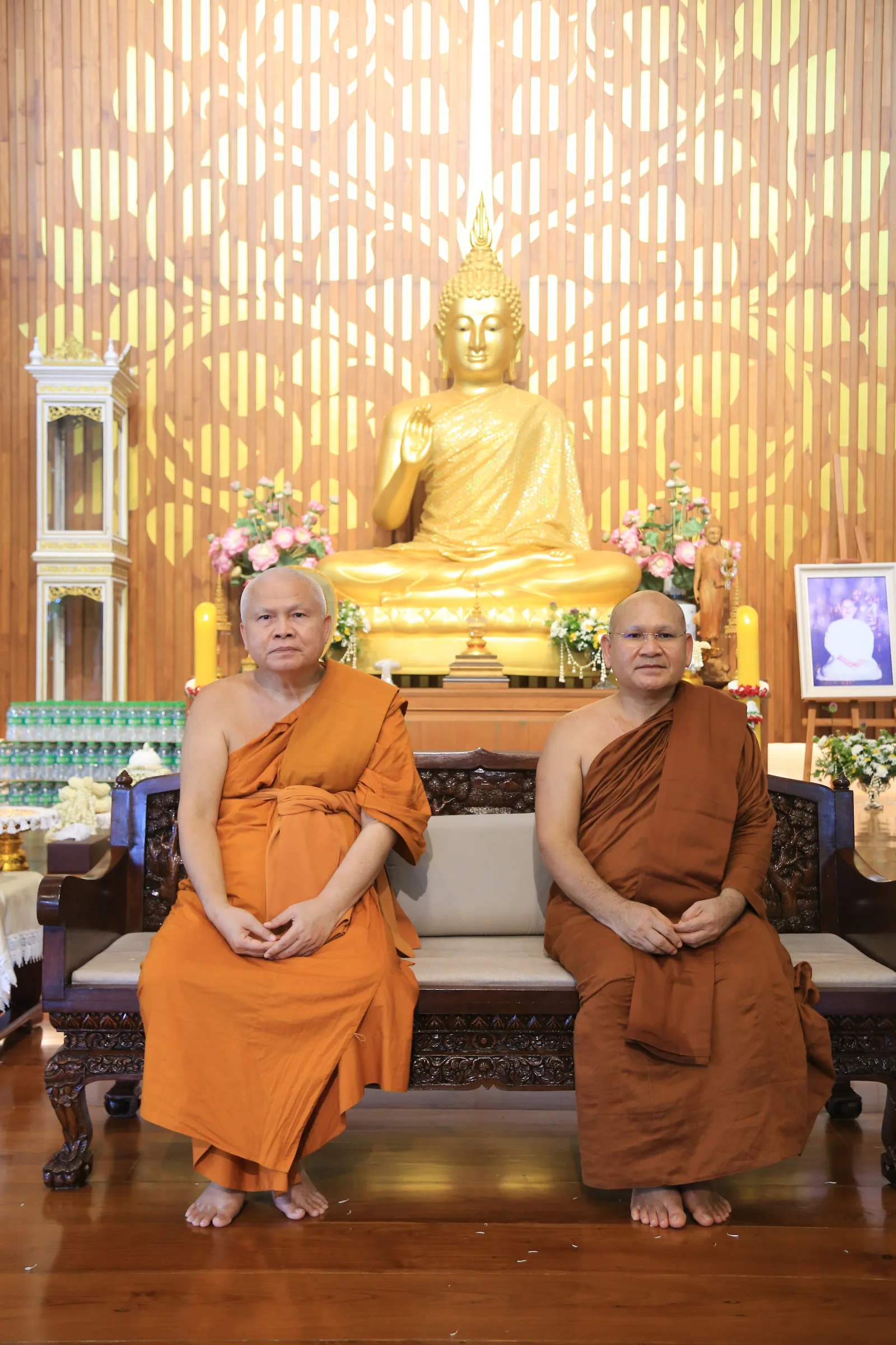 ประมวลภาพบรรยากาศ พิธีสรงน้ำท่านพระอาจารย์ในงานมุทิตาสักการะอายุวัฒนมงคล ๕๖ ปี