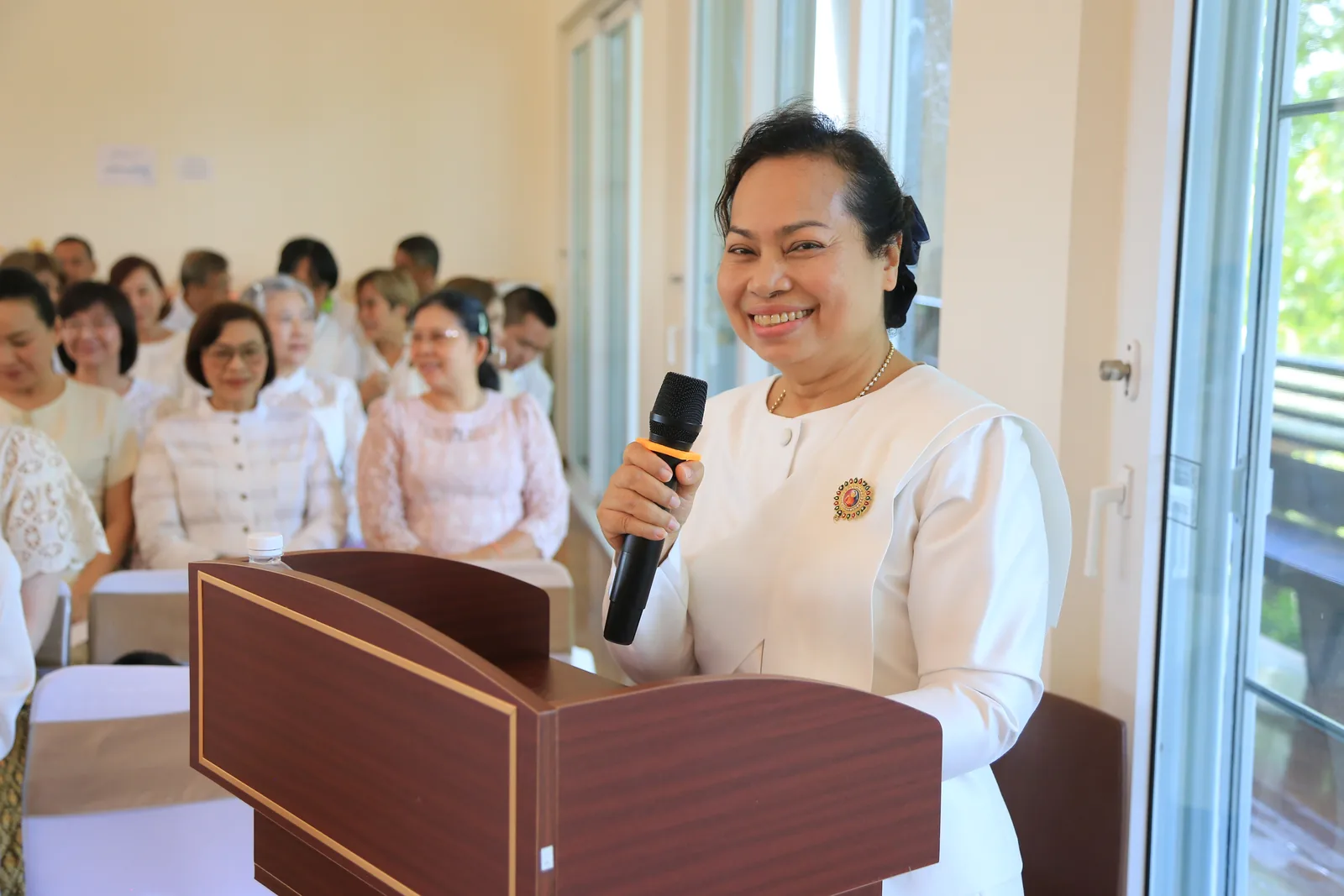 ประมวลภาพบรรยากาศ พิธีสรงน้ำท่านพระอาจารย์ในงานมุทิตาสักการะอายุวัฒนมงคล ๕๖ ปี