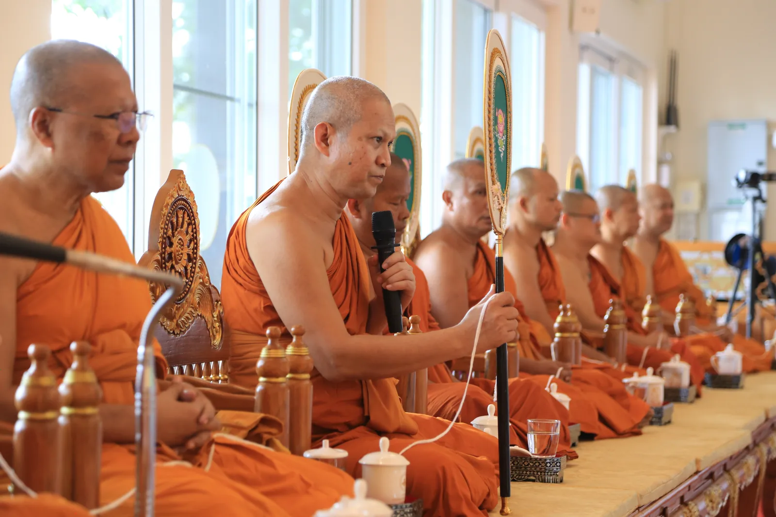 ประมวลภาพบรรยากาศ พิธีสรงน้ำท่านพระอาจารย์ในงานมุทิตาสักการะอายุวัฒนมงคล ๕๖ ปี