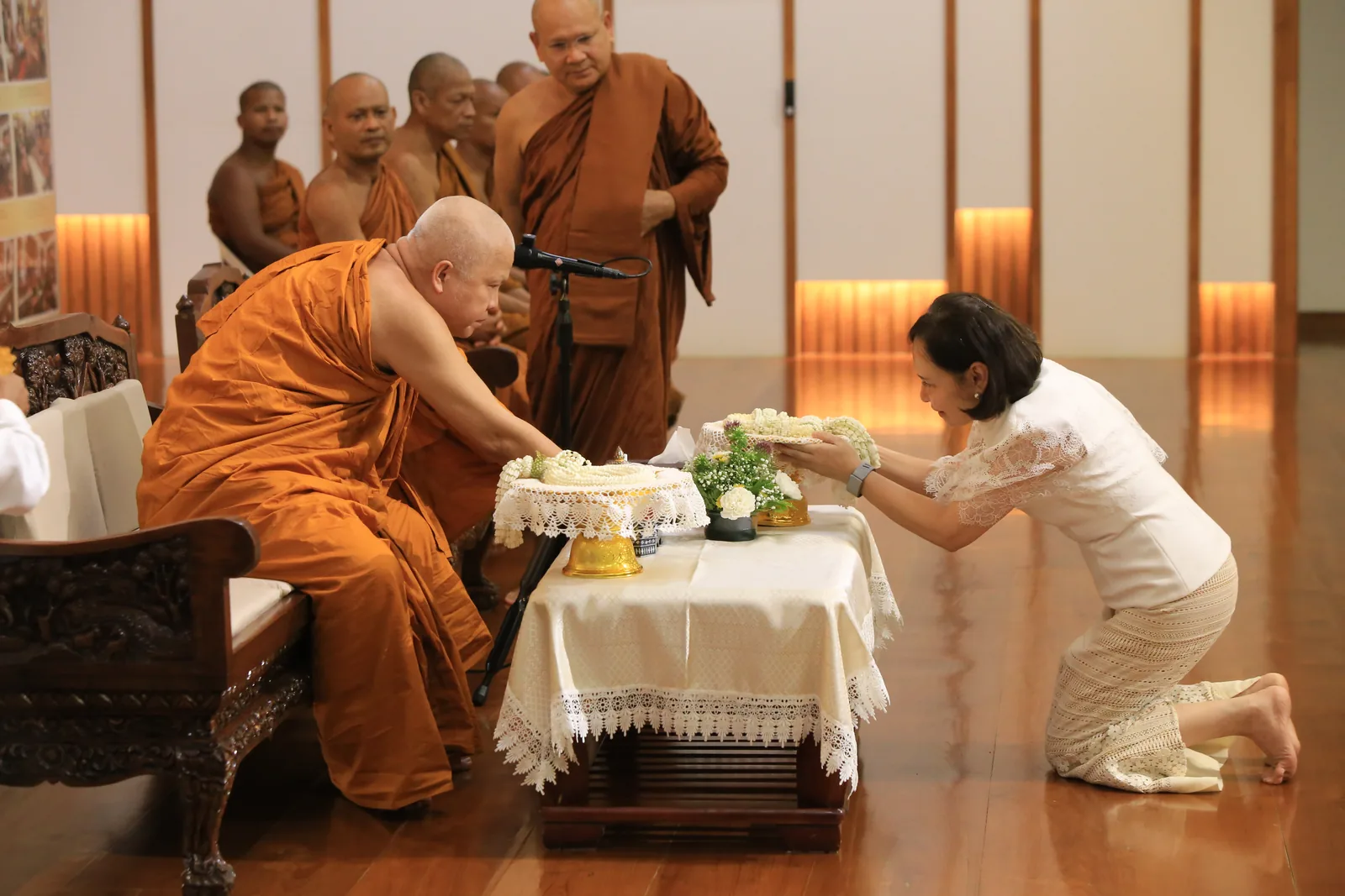 ประมวลภาพบรรยากาศ พิธีสรงน้ำท่านพระอาจารย์ในงานมุทิตาสักการะอายุวัฒนมงคล ๕๖ ปี