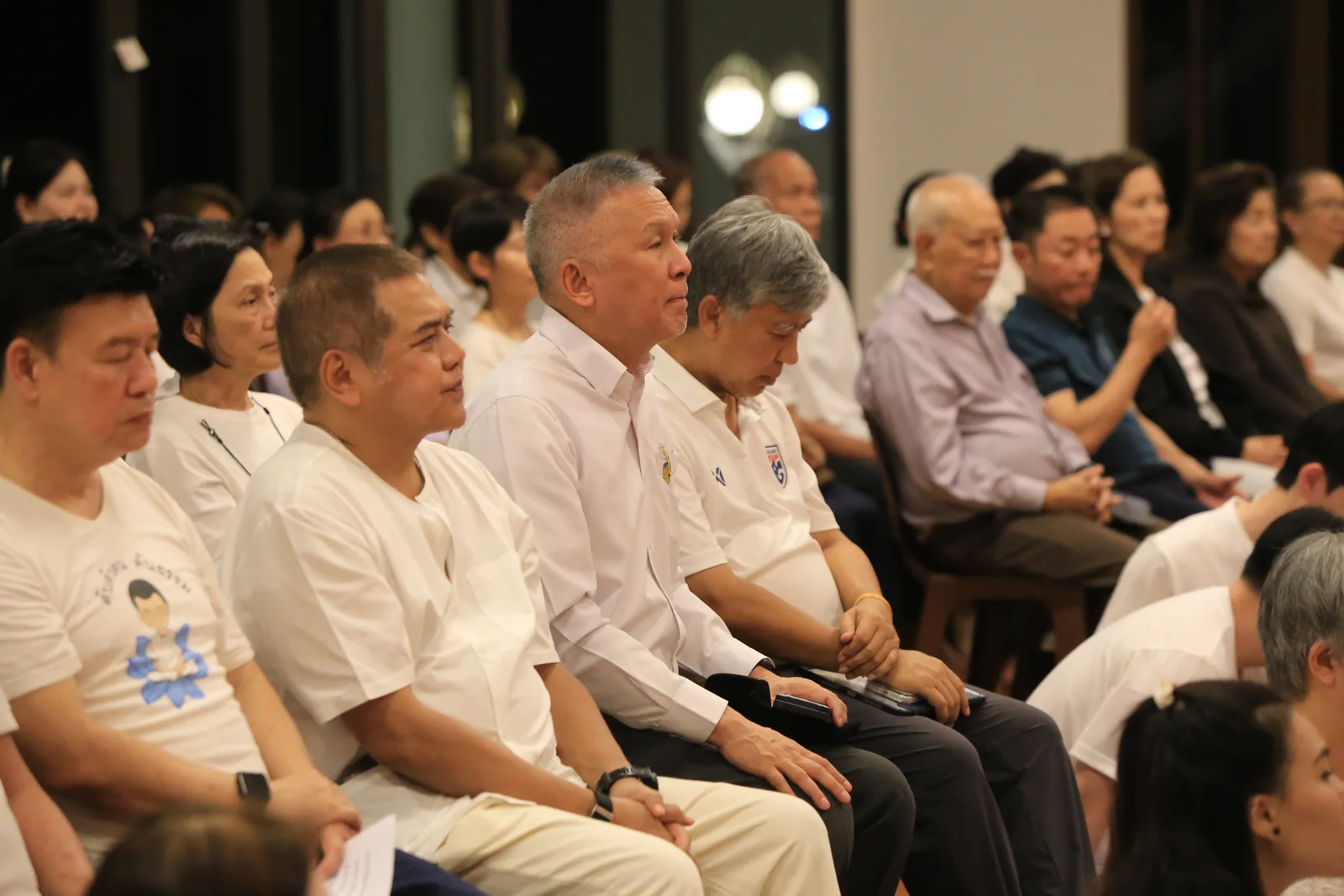 ประมวลภาพบรรยากาศ พิธีสรงน้ำท่านพระอาจารย์ในงานมุทิตาสักการะอายุวัฒนมงคล ๕๖ ปี
