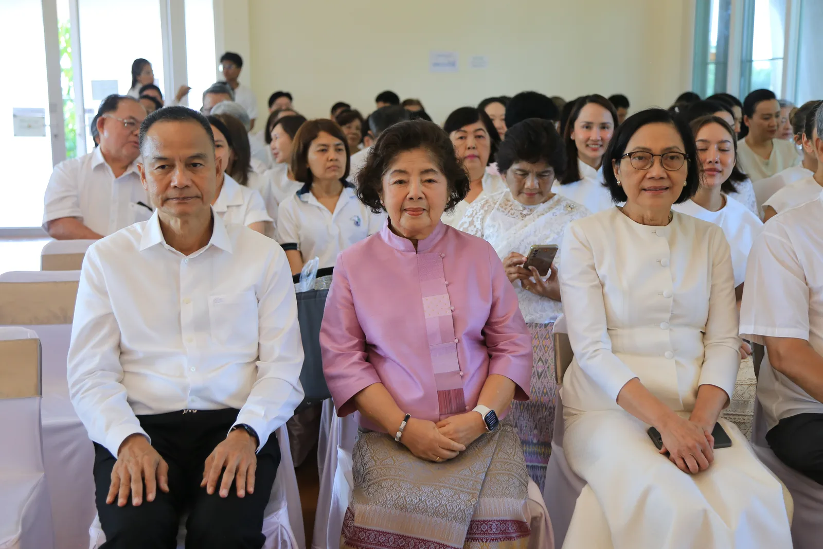 ประมวลภาพบรรยากาศ พิธีสรงน้ำท่านพระอาจารย์ในงานมุทิตาสักการะอายุวัฒนมงคล ๕๖ ปี