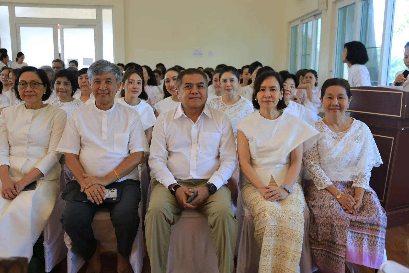 ประมวลภาพบรรยากาศ พิธีสรงน้ำท่านพระอาจารย์ในงานมุทิตาสักการะอายุวัฒนมงคล ๕๖ ปี