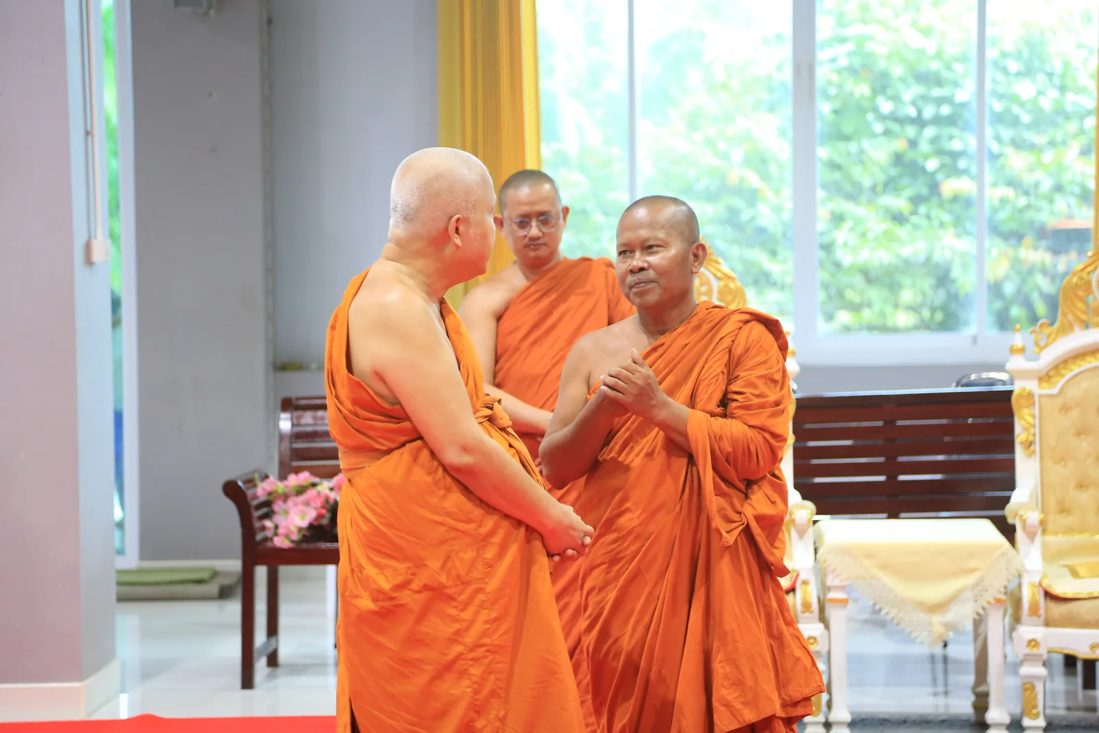 ประมวลภาพบรรยากาศ พิธีสรงน้ำท่านพระอาจารย์ในงานมุทิตาสักการะอายุวัฒนมงคล ๕๖ ปี