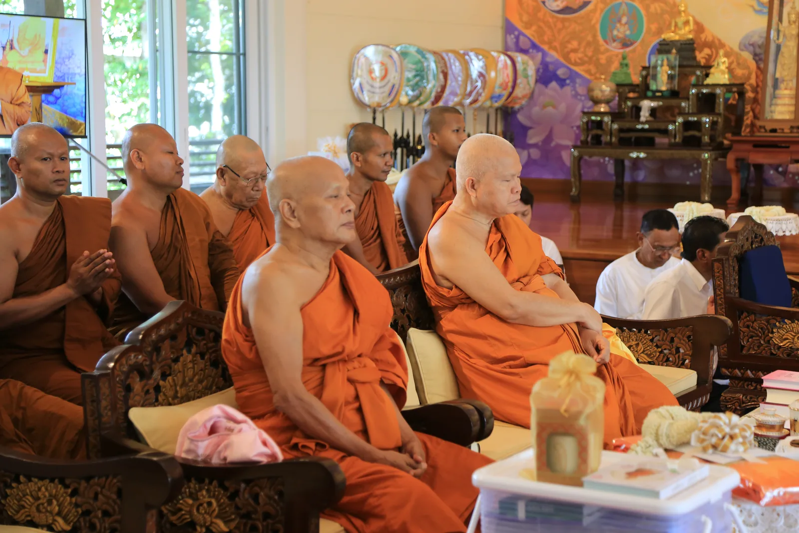 ประมวลภาพบรรยากาศ พิธีสรงน้ำท่านพระอาจารย์ในงานมุทิตาสักการะอายุวัฒนมงคล ๕๖ ปี