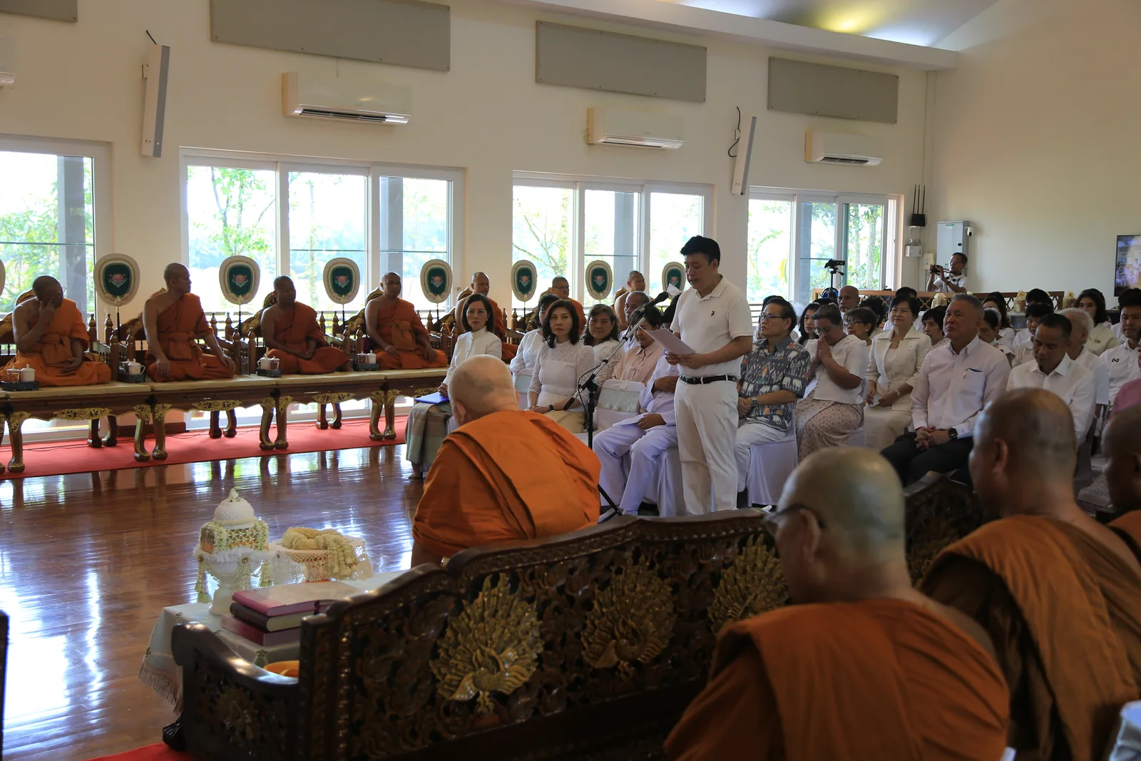 ประมวลภาพบรรยากาศ พิธีสรงน้ำท่านพระอาจารย์ในงานมุทิตาสักการะอายุวัฒนมงคล ๕๖ ปี