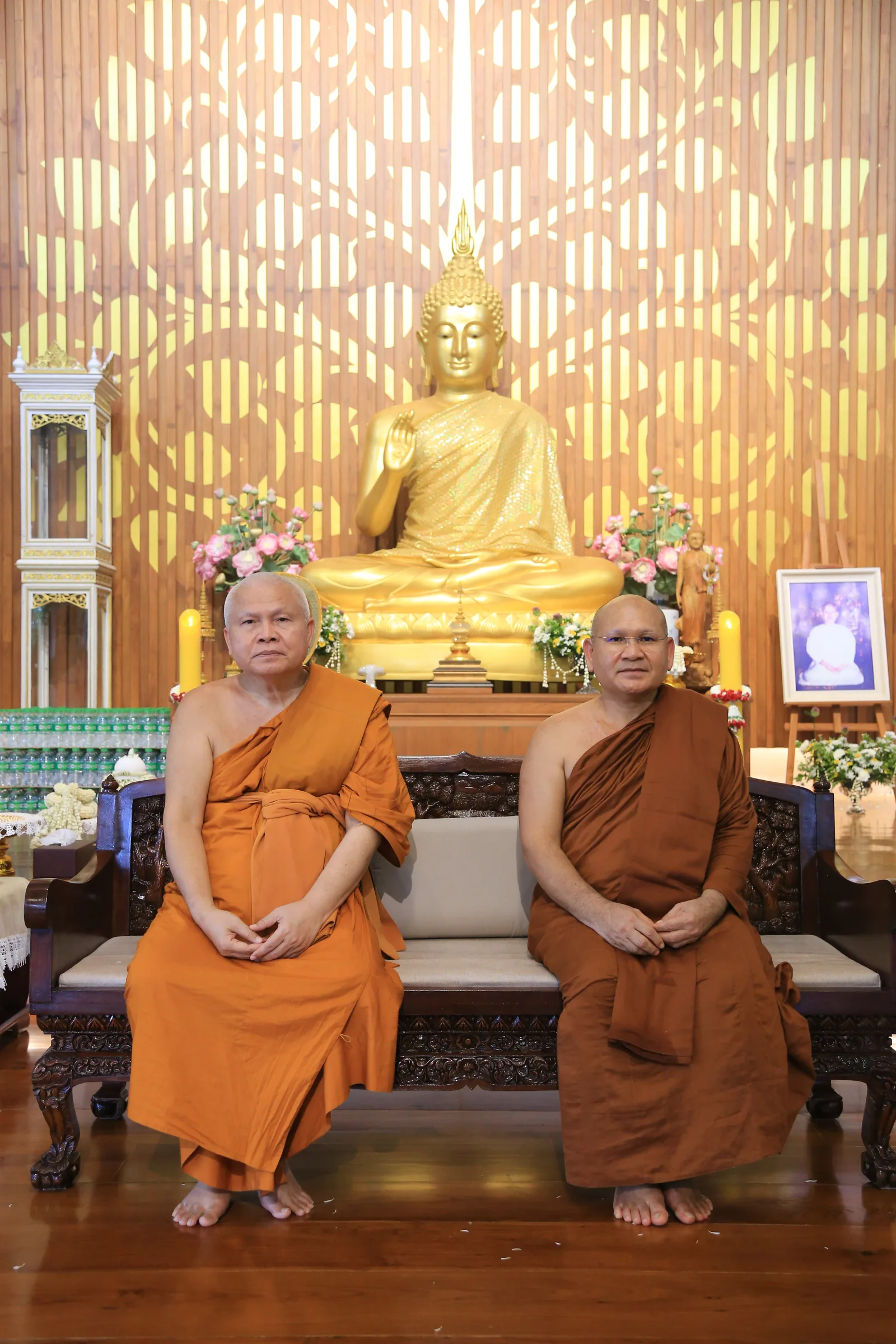 ประมวลภาพบรรยากาศ พิธีสรงน้ำท่านพระอาจารย์ในงานมุทิตาสักการะอายุวัฒนมงคล ๕๖ ปี
