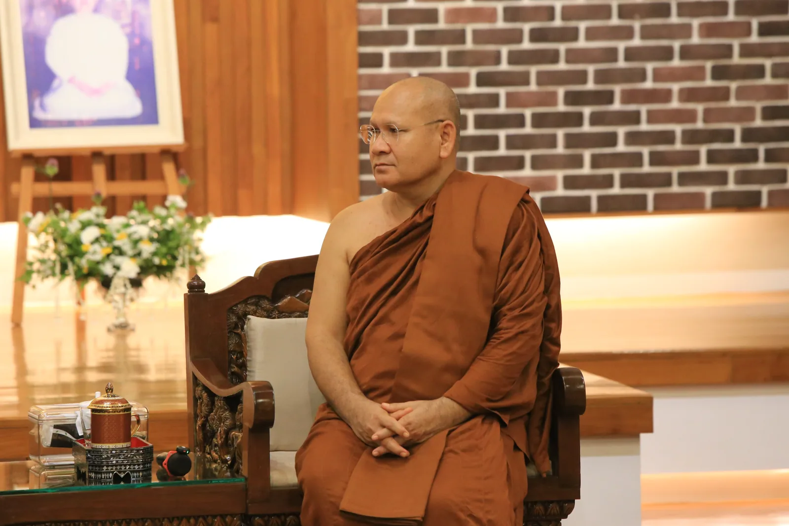 ประมวลภาพบรรยากาศ พิธีสรงน้ำท่านพระอาจารย์ในงานมุทิตาสักการะอายุวัฒนมงคล ๕๖ ปี