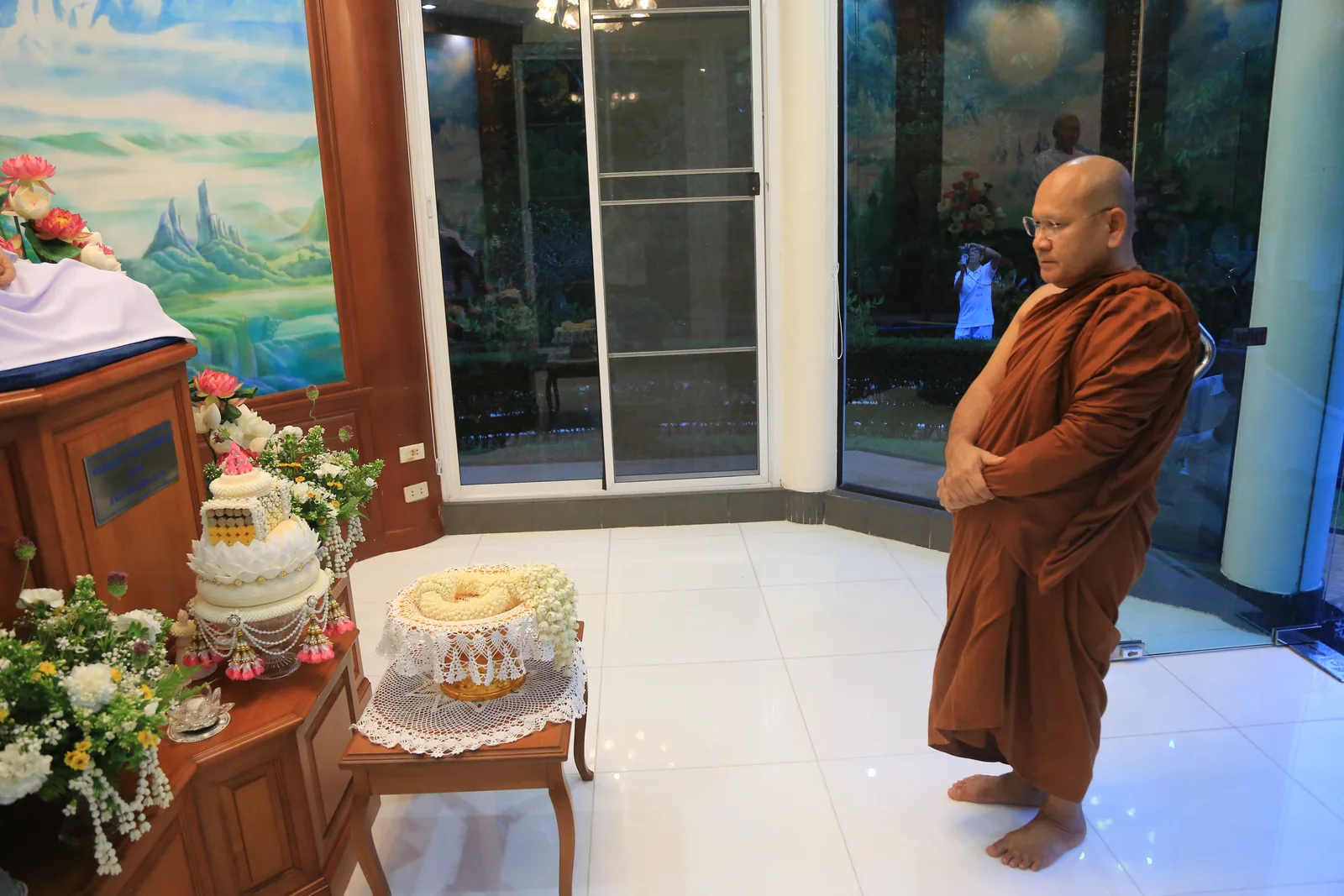 ประมวลภาพบรรยากาศ พิธีสรงน้ำท่านพระอาจารย์ในงานมุทิตาสักการะอายุวัฒนมงคล ๕๖ ปี