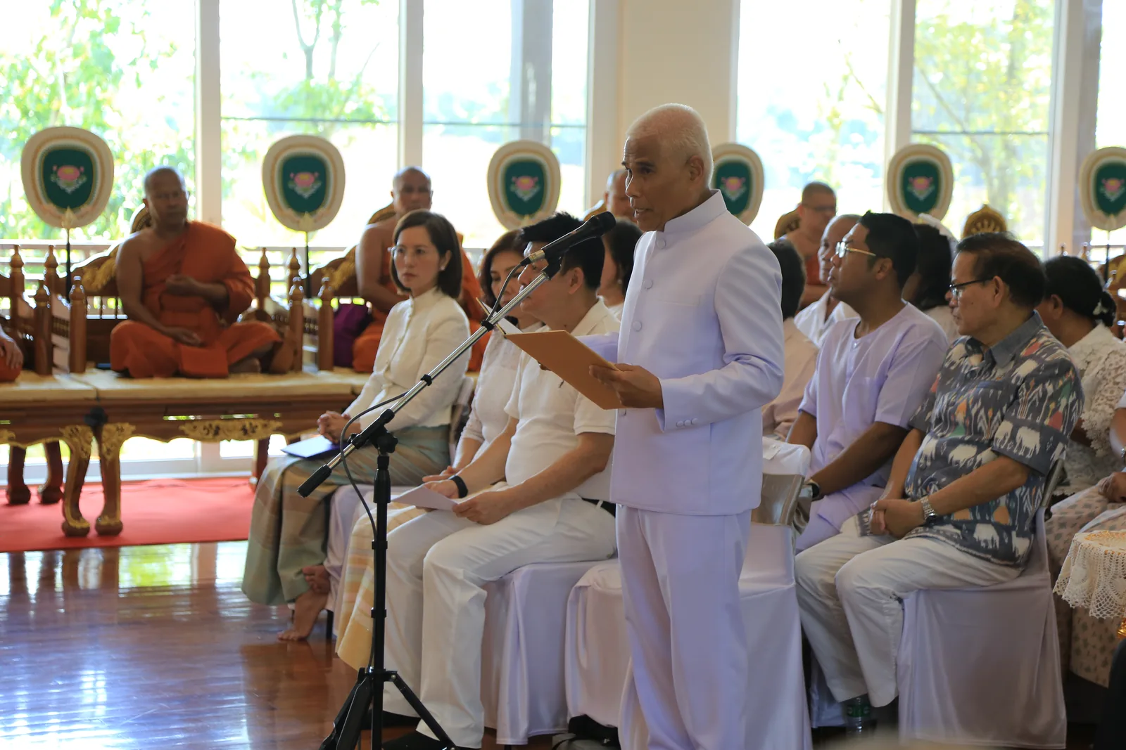ประมวลภาพบรรยากาศ พิธีสรงน้ำท่านพระอาจารย์ในงานมุทิตาสักการะอายุวัฒนมงคล ๕๖ ปี