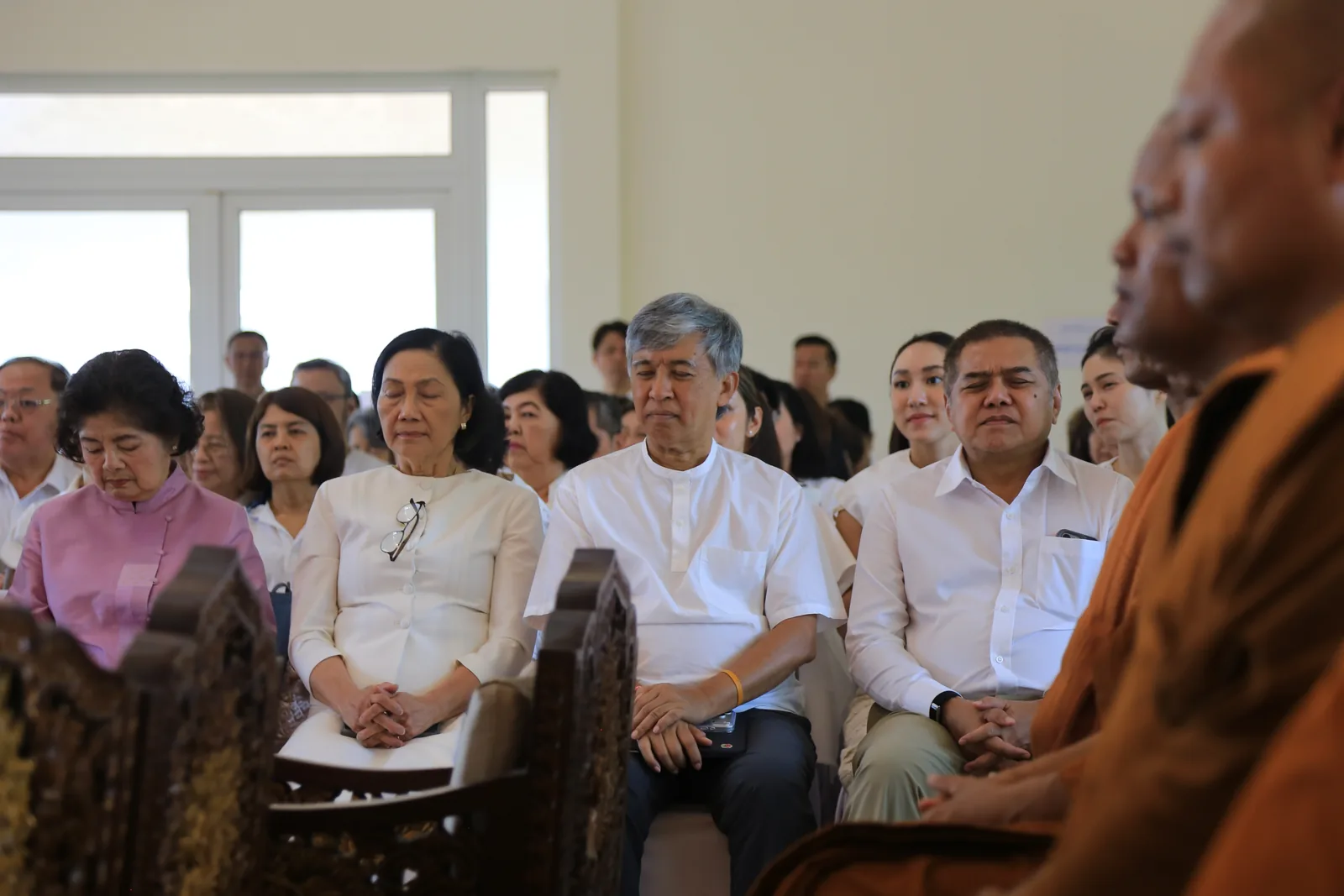 ประมวลภาพบรรยากาศ พิธีสรงน้ำท่านพระอาจารย์ในงานมุทิตาสักการะอายุวัฒนมงคล ๕๖ ปี