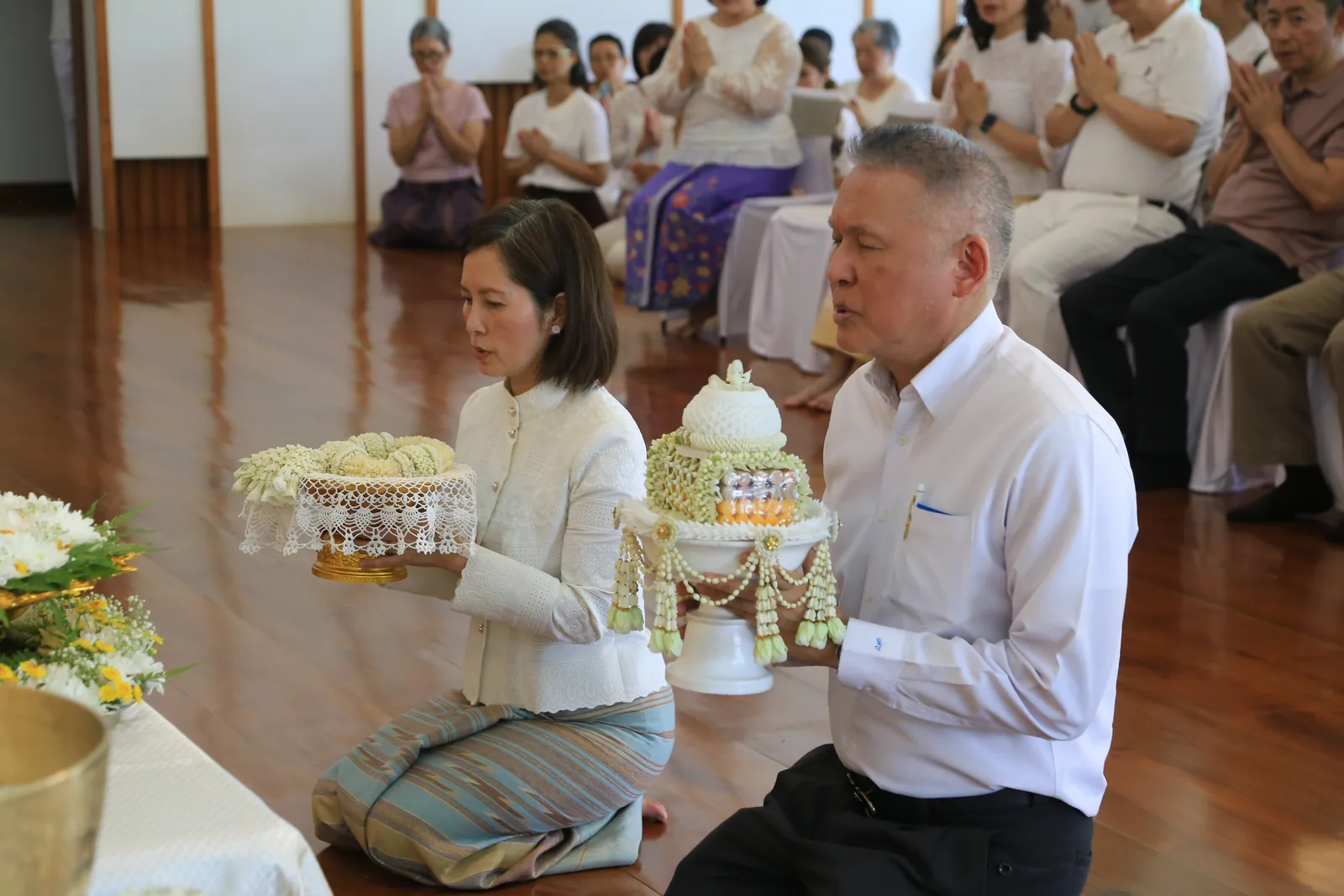 ประมวลภาพบรรยากาศ พิธีสรงน้ำท่านพระอาจารย์ในงานมุทิตาสักการะอายุวัฒนมงคล ๕๖ ปี