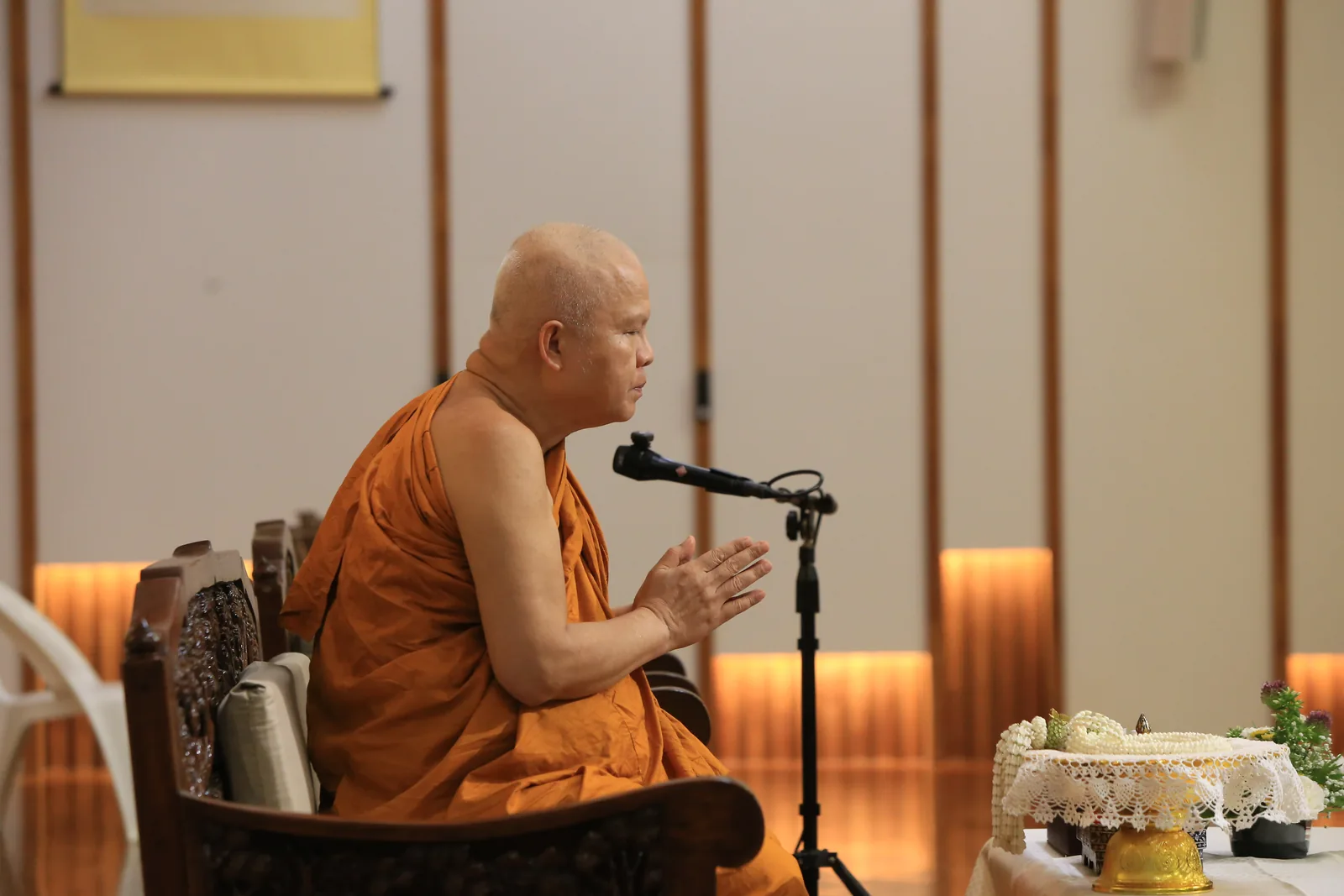 ประมวลภาพบรรยากาศ พิธีสรงน้ำท่านพระอาจารย์ในงานมุทิตาสักการะอายุวัฒนมงคล ๕๖ ปี