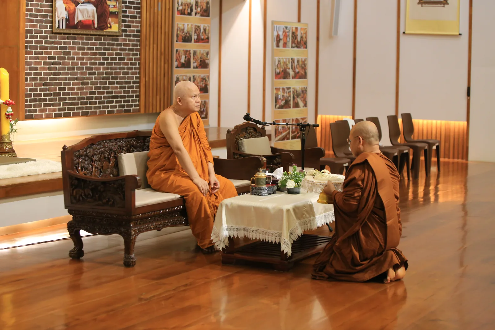 ประมวลภาพบรรยากาศ พิธีสรงน้ำท่านพระอาจารย์ในงานมุทิตาสักการะอายุวัฒนมงคล ๕๖ ปี