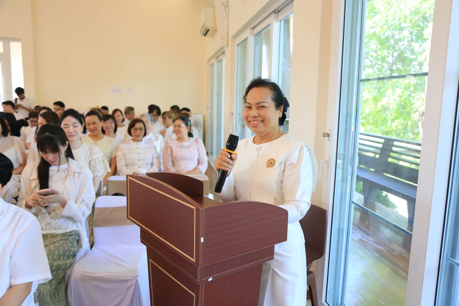 ประมวลภาพบรรยากาศ พิธีสรงน้ำท่านพระอาจารย์ในงานมุทิตาสักการะอายุวัฒนมงคล ๕๖ ปี