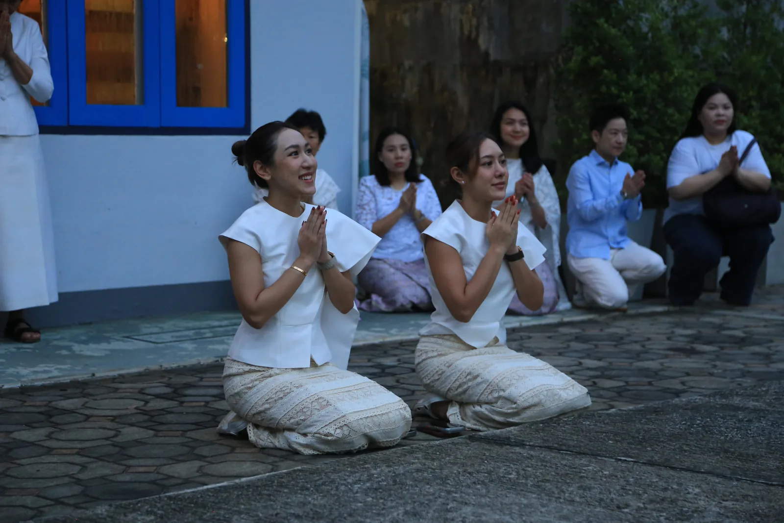 ประมวลภาพบรรยากาศ พิธีสรงน้ำท่านพระอาจารย์ในงานมุทิตาสักการะอายุวัฒนมงคล ๕๖ ปี